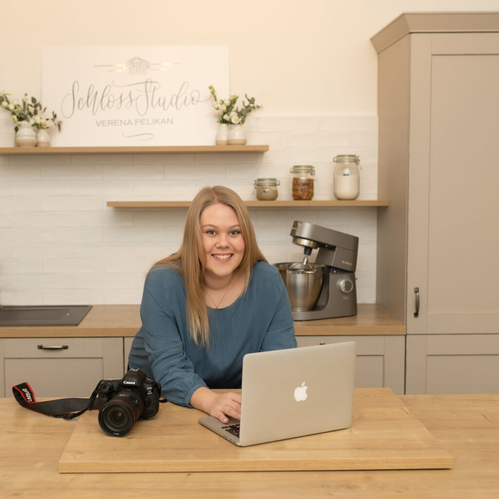 Melina Baumgartner Online Marketing Mitarbeiterin im Kochstudio SchlossStudio im Weinviertel in Gaenserndorf