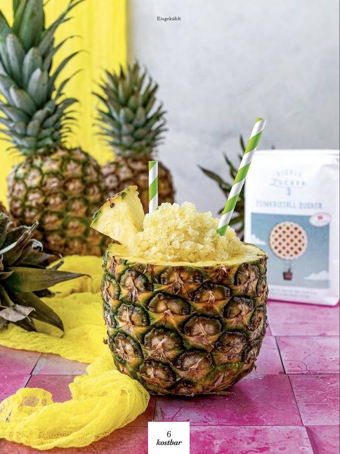 Ananas Granita gemacht und fotografiert von Foodfotografin Verena Pelikan fuer Wiener Zucker